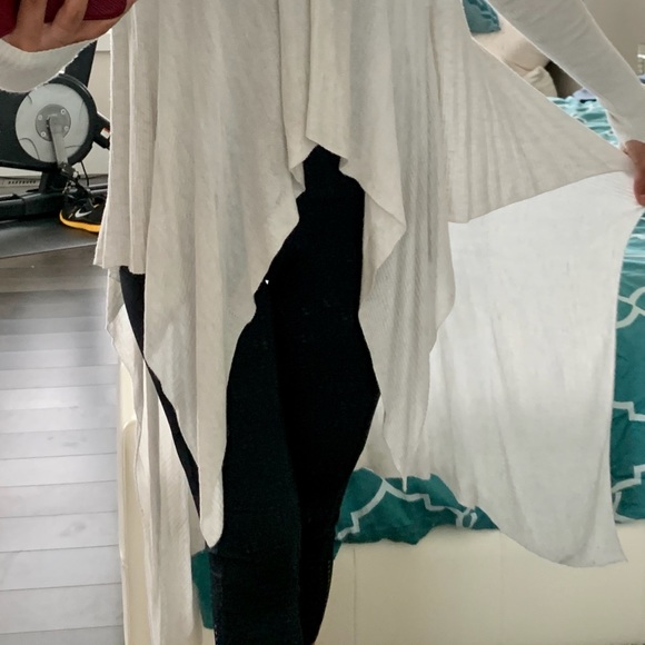 Exclusive Lululemon Sweater/Cover-Up: Size 2 - Picture 4 of 8